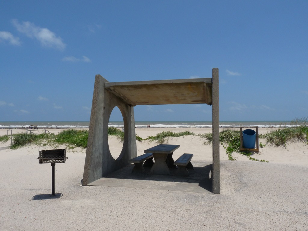 When you're not riding horses or watching the birds, you can have a lovely picnic on the white sand beaches of Matagorda Bay.